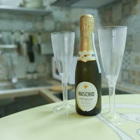 Santa Chiara Maison Apartment Neapel